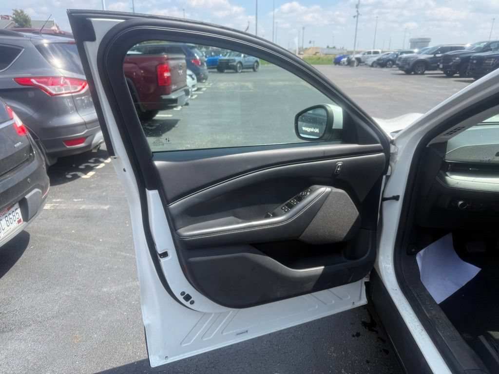 Used 2022 Ford Mustang Mach-E Select AWD/4WD image 17
