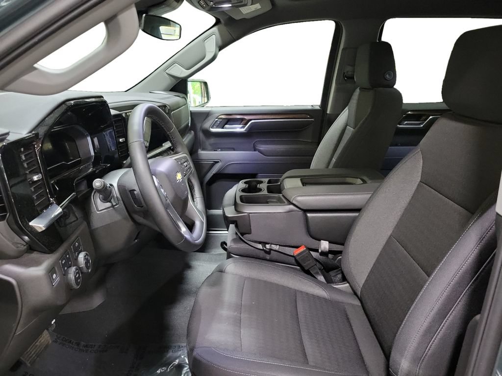 Used 2025 Chevrolet Silverado 1500 LT AWD/4WD image 13