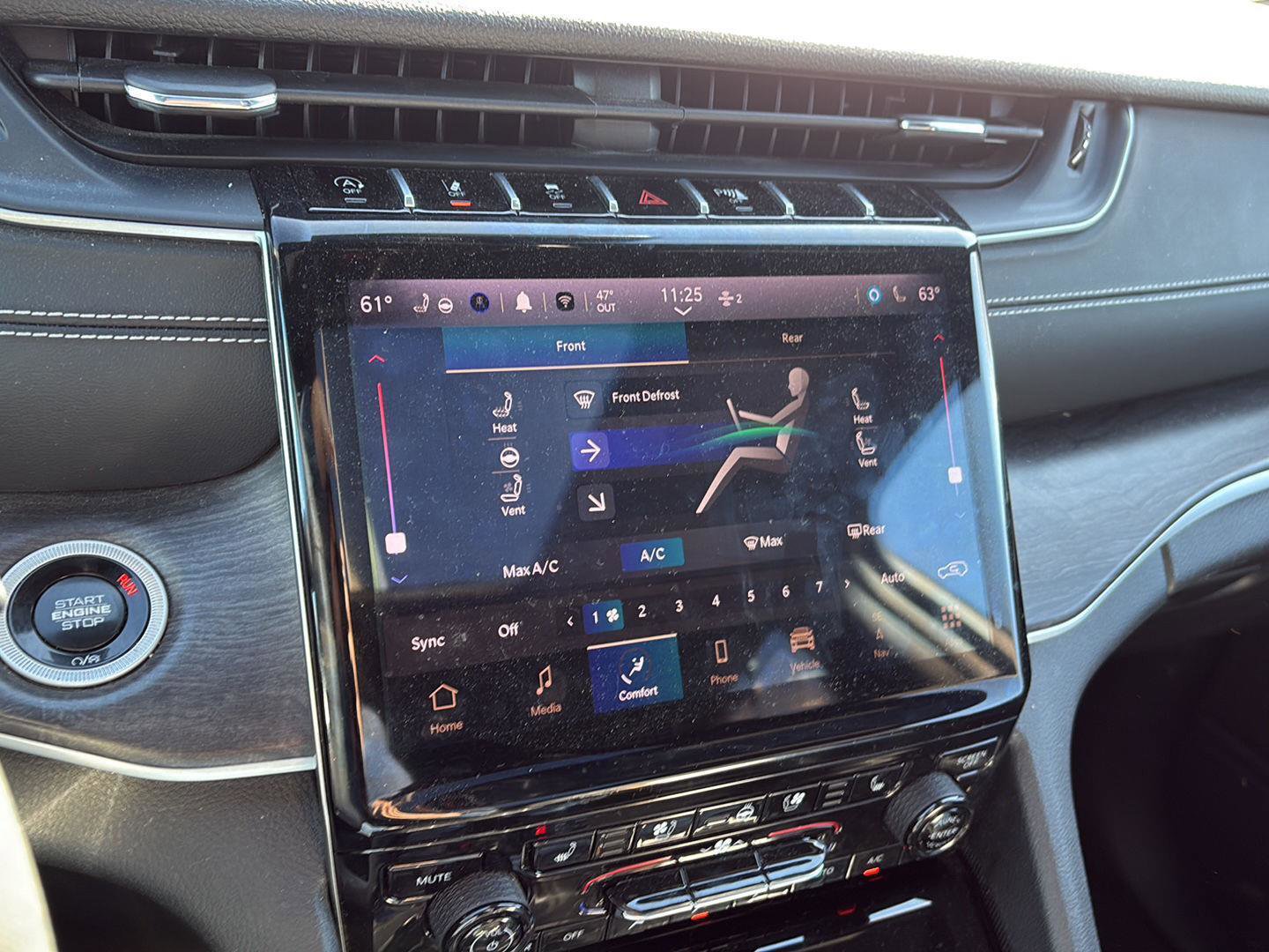 Used 2024 Jeep Grand Cherokee L Limited w/ Luxury Tech Group II image 24