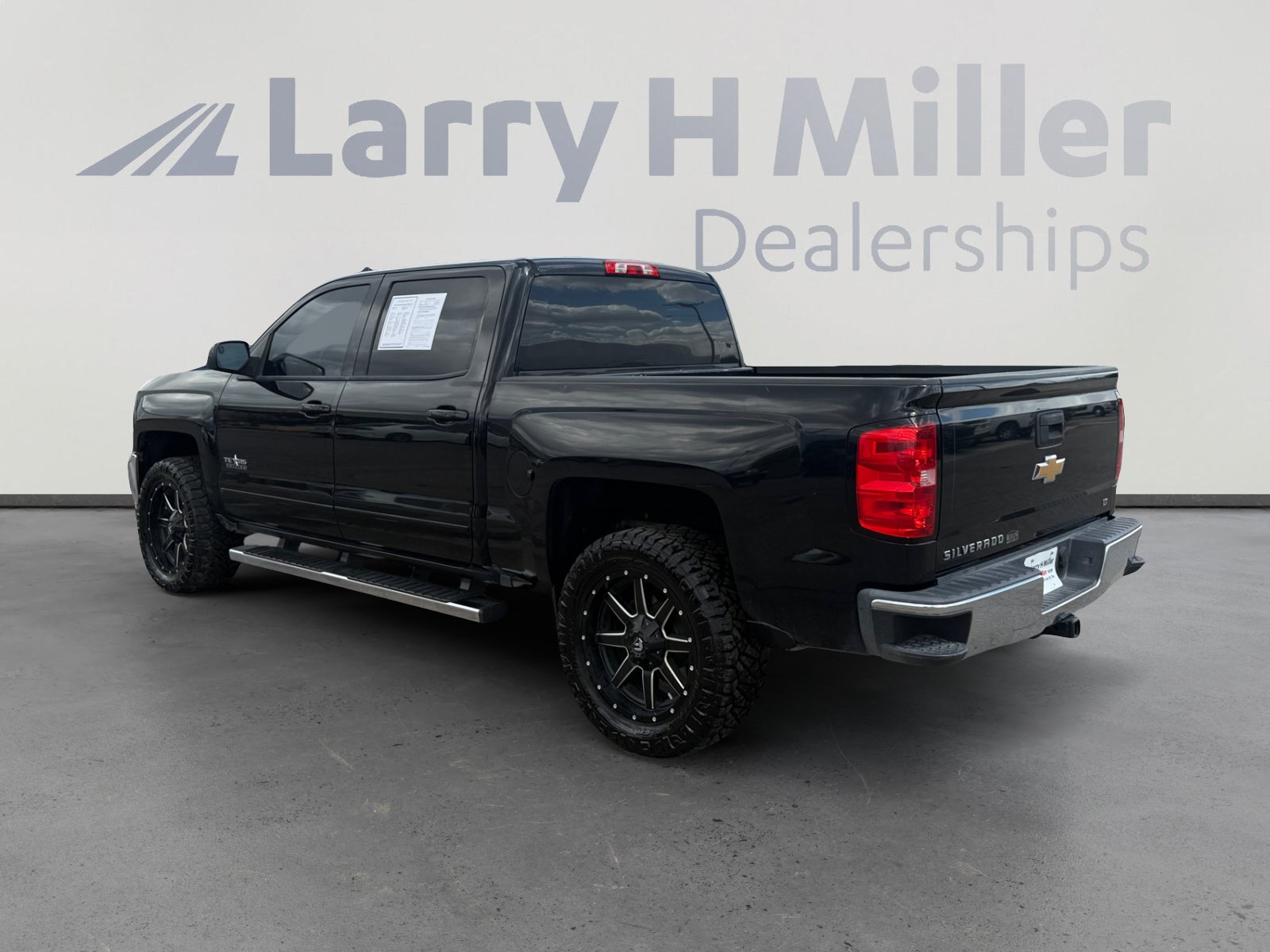 Used 2017 Chevrolet Silverado 1500 LT w/ Texas Edition RWD image 3