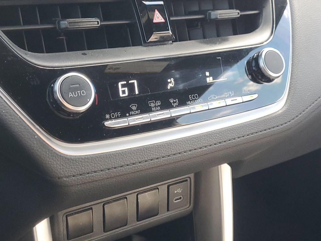 Used 2024 Toyota Corolla Cross SE image 27