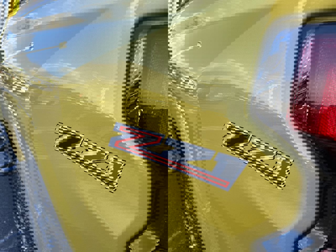 Used 2023 Chevrolet Colorado Z71 w/ Z71 Convenience Package 2 image 12