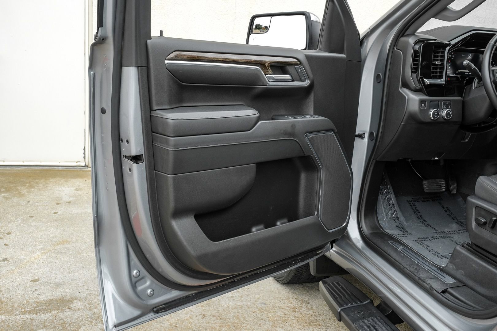 Used 2024 GMC Sierra 1500 SLE RWD image 45