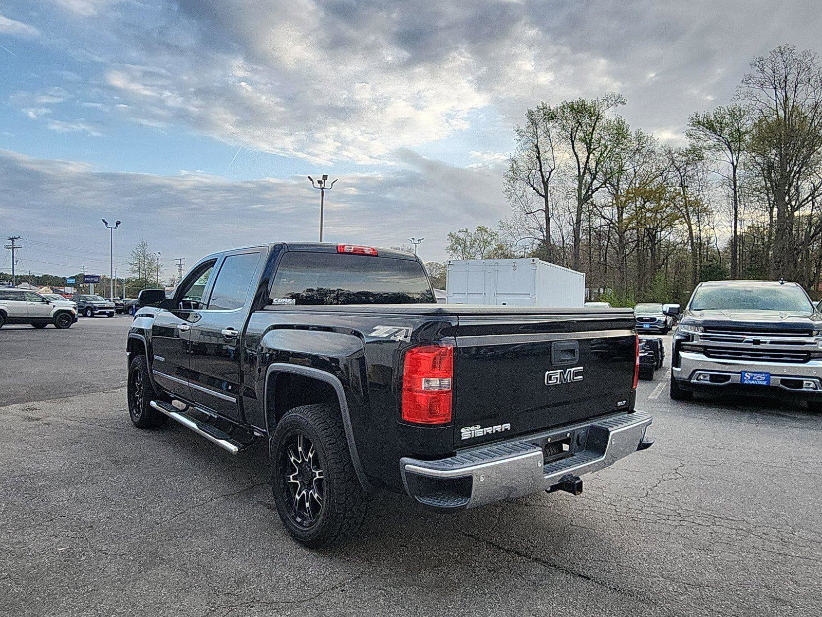 Used 2014 GMC Sierra 1500 SLT w/ SLT Crew Cab Value Package image 3