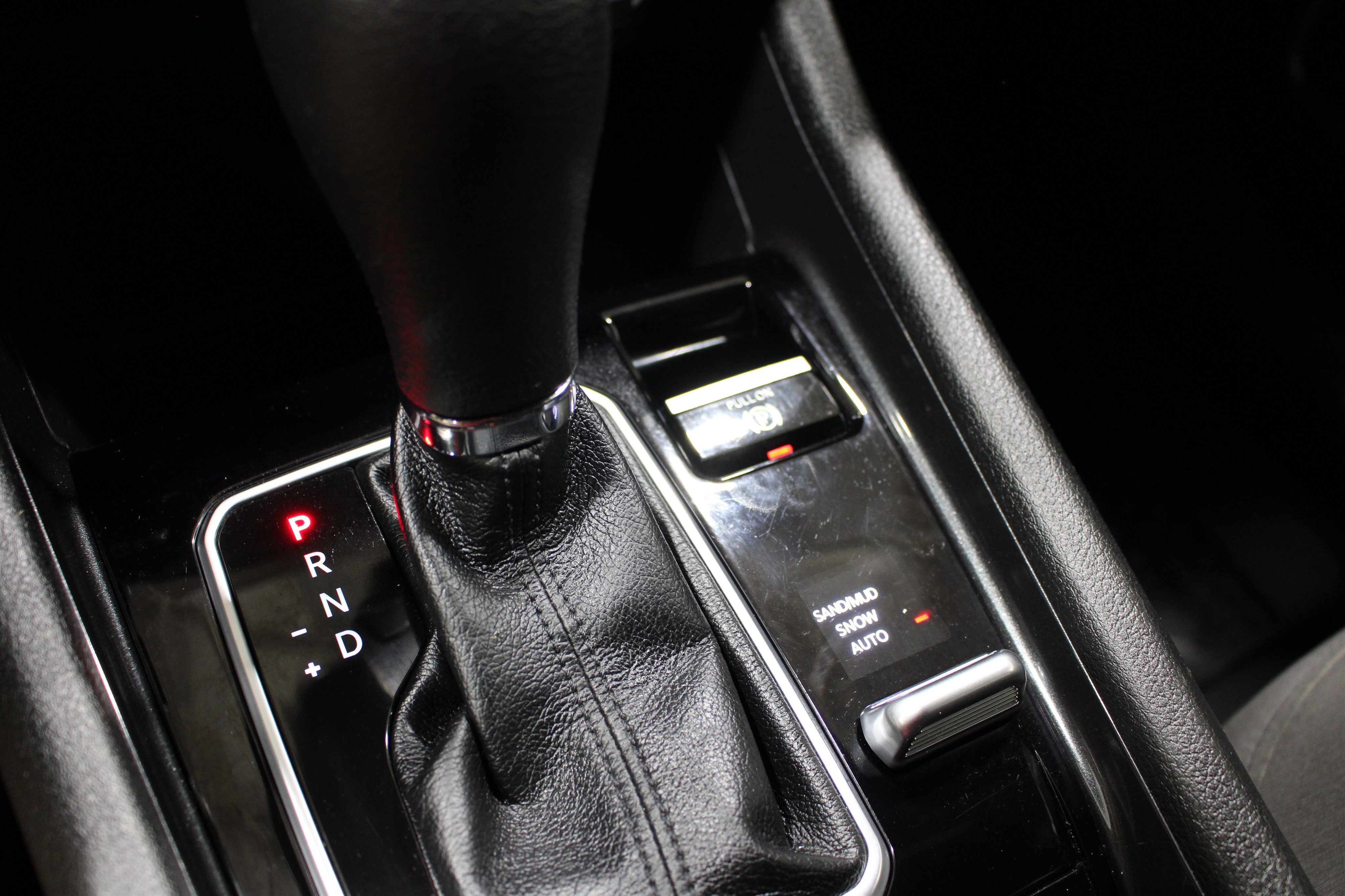 Used 2024 Jeep Compass Sport image 16