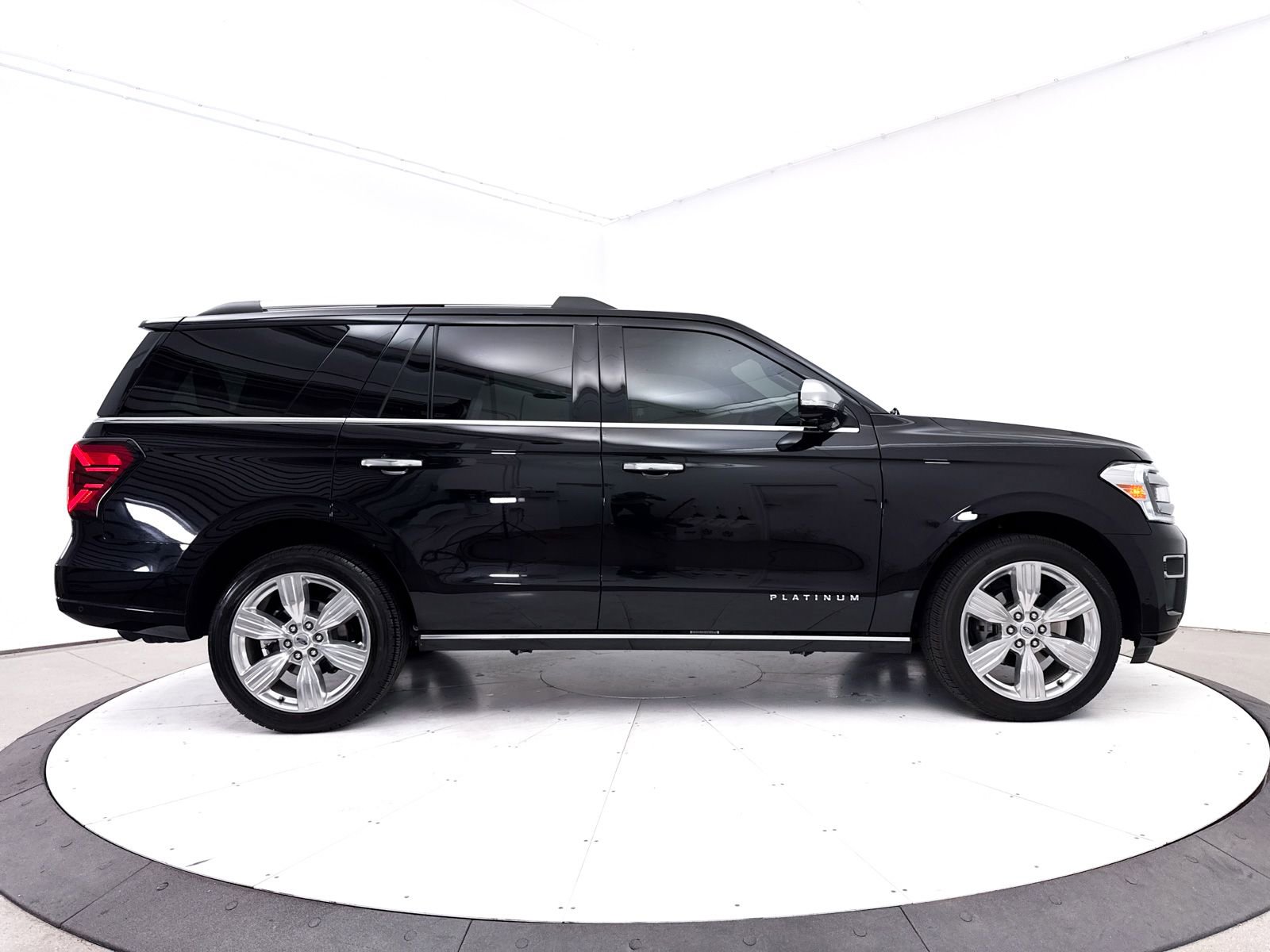 Used 2024 Ford Expedition Platinum AWD/4WD image 43