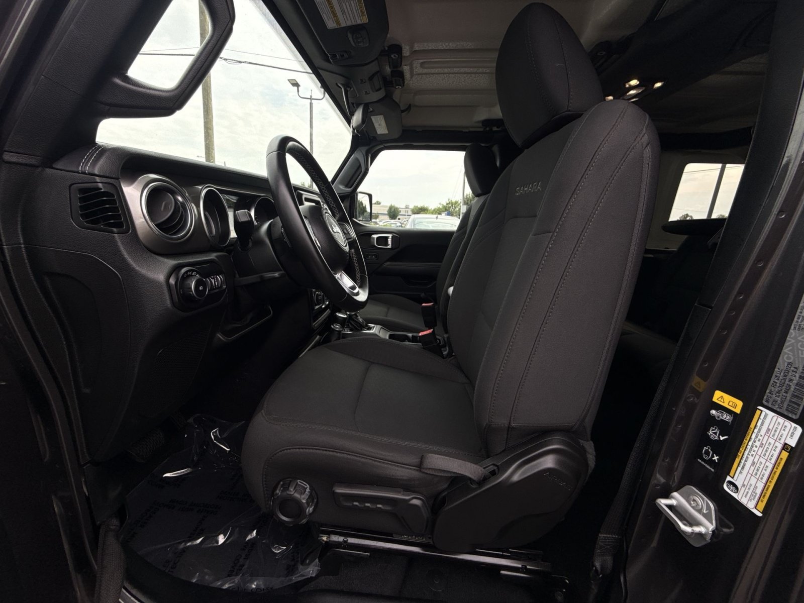 Used 2020 Jeep Wrangler Unlimited Sahara AWD/4WD image 13