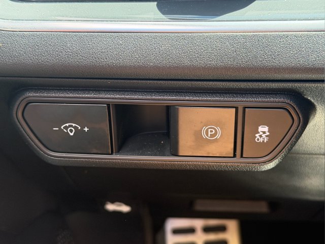 Certified 2025 Kia K4 GT-Line Turbo FWD image 35