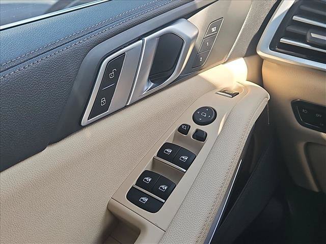 Used 2020 BMW X5 sDrive40i w/ Executive Package RWD image 23
