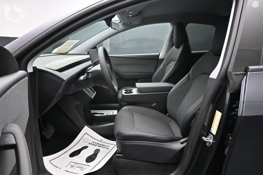 Used 2026 Tesla Model Y AWD image 9