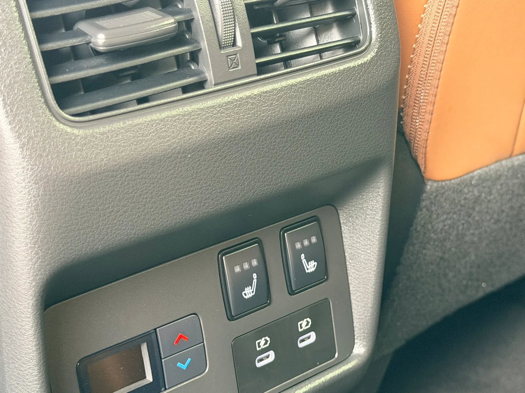 Used 2024 Nissan Rogue Platinum w/ Platinum Premium Package image 28