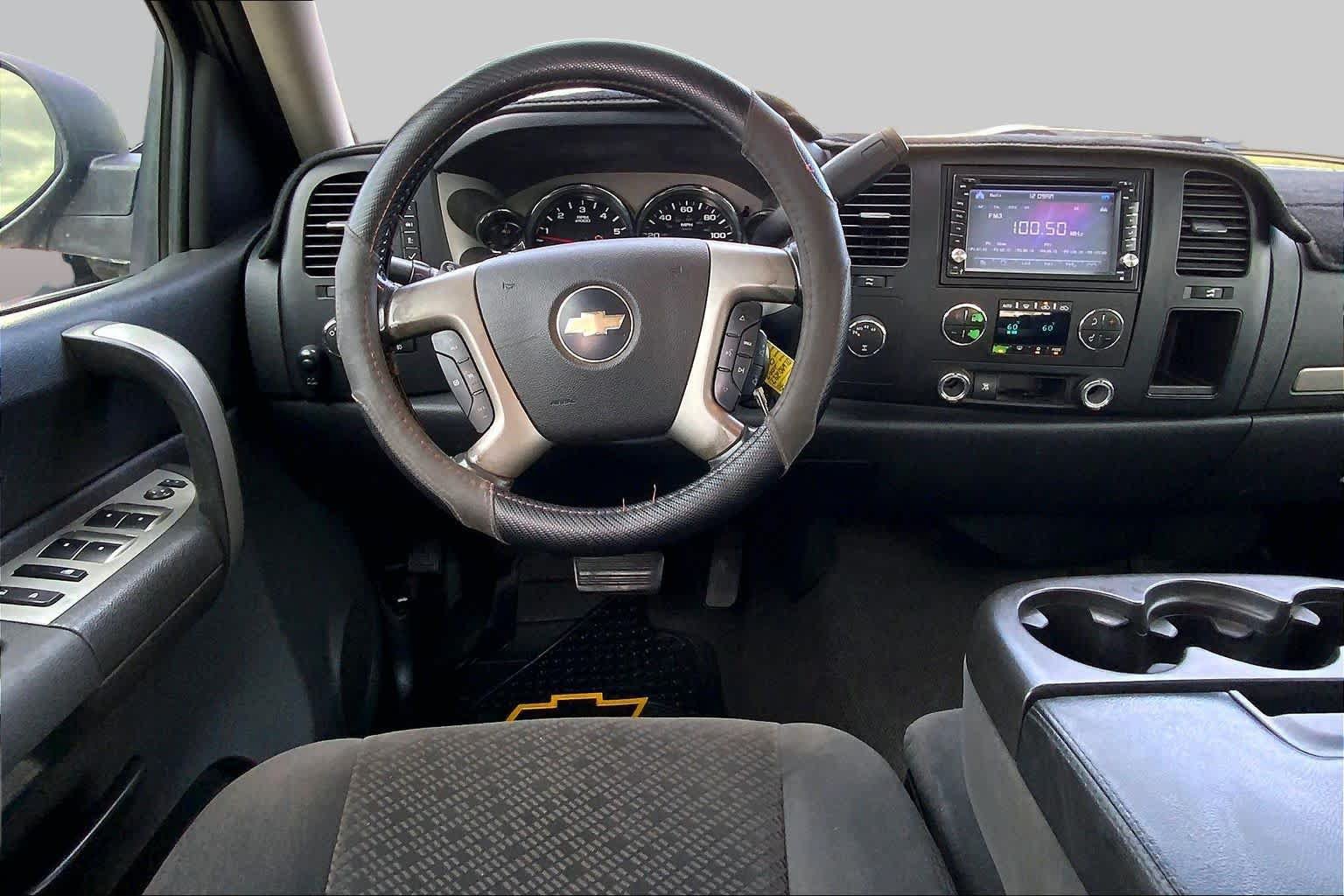 Used 2007 Chevrolet Silverado 1500 LT w/ 1LT Convenience Package AWD/4WD image 5