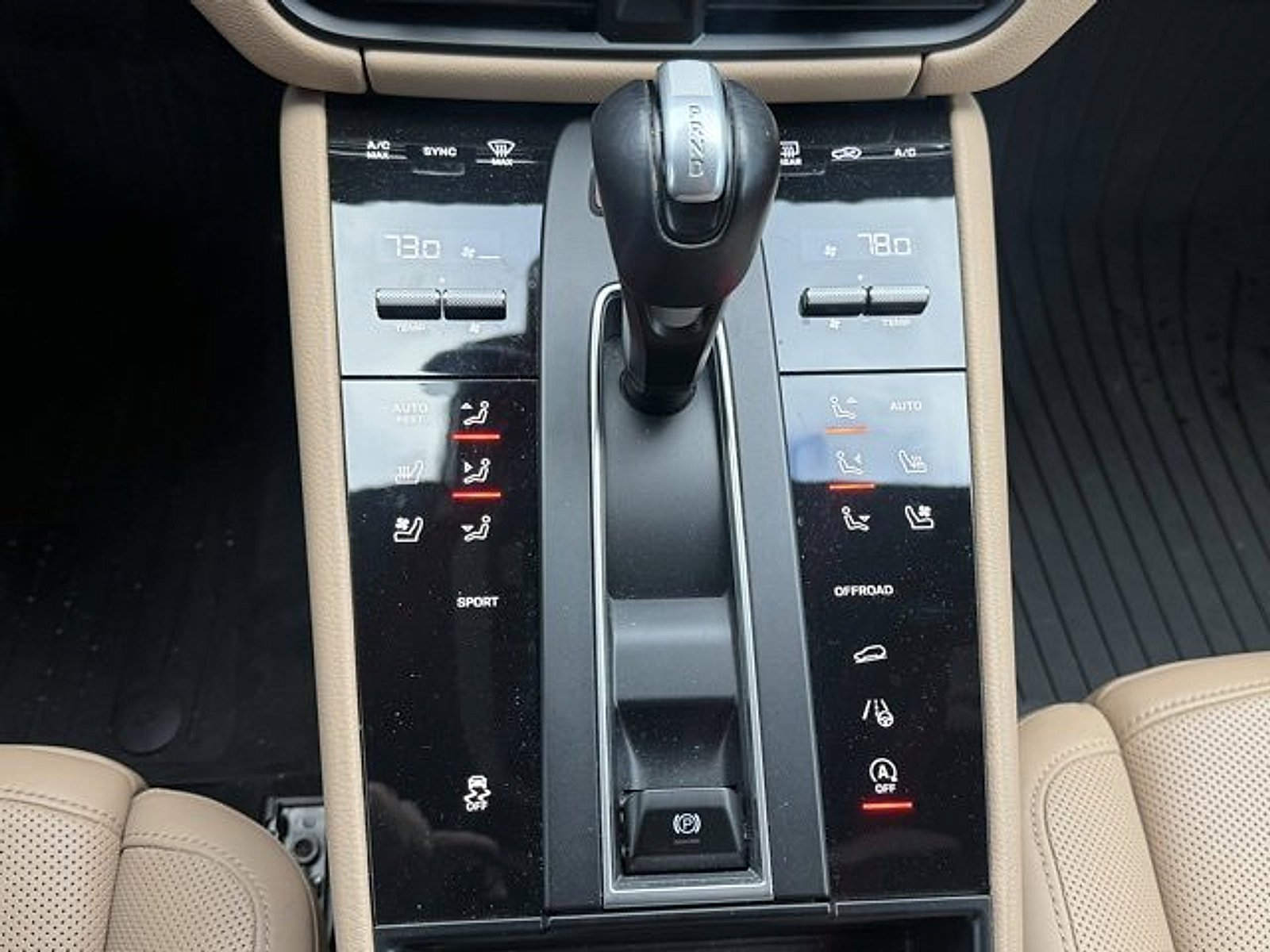 Used 2023 Porsche Macan Turbo image 20