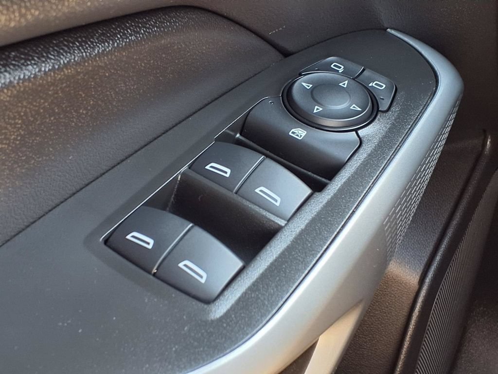 Used 2026 Chevrolet Trax LS w/ LS Convenience Package FWD image 20