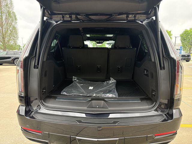 New 2026 Cadillac Escalade ESV Sport w/ Touring Package AWD/4WD image 22