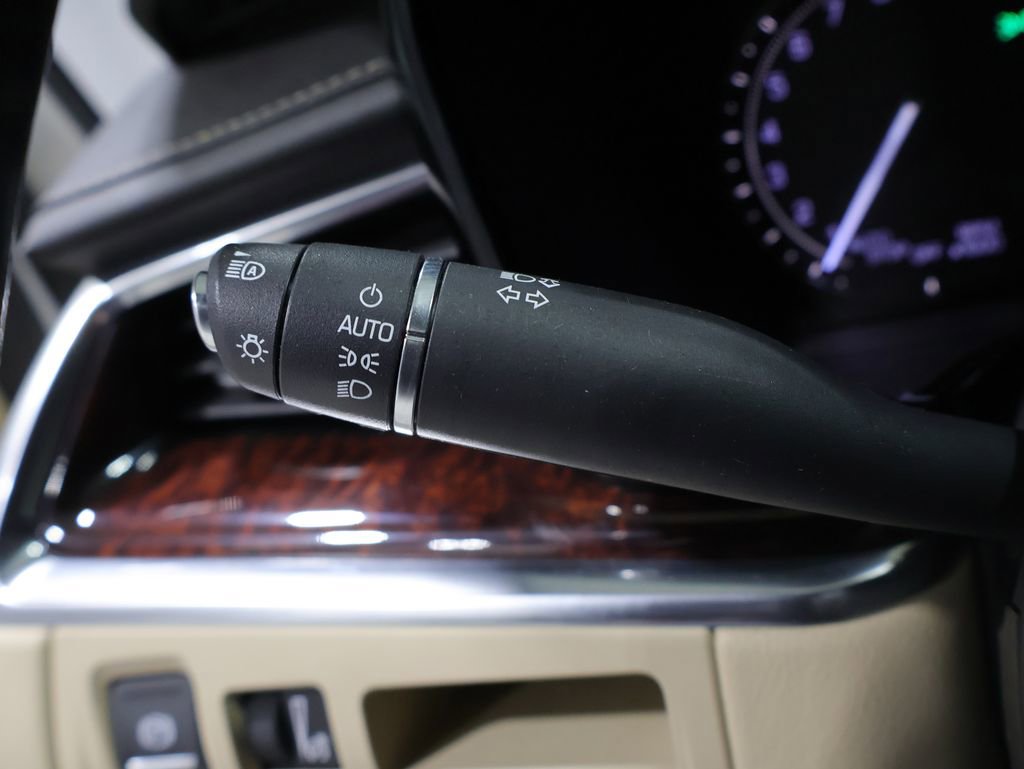 Used 2019 Cadillac XT5 Luxury image 38