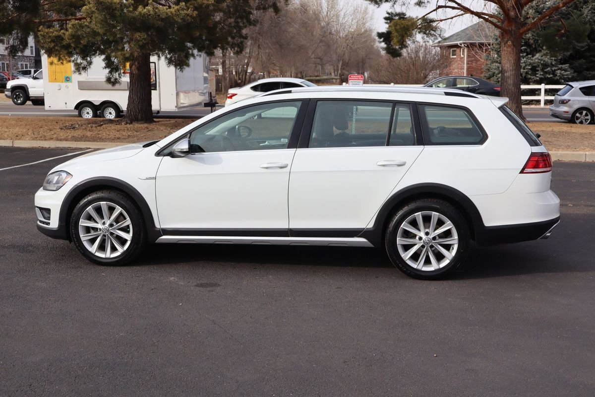 Used 2018 Volkswagen Golf Alltrack S image 9
