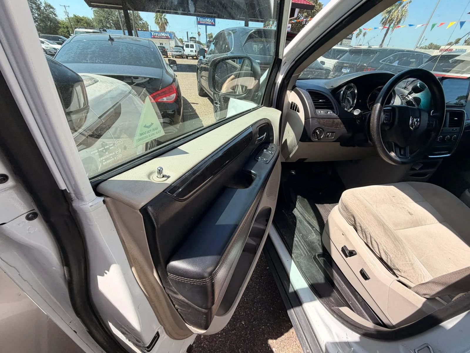 Used 2014 RAM C/V Tradesman FWD image 7