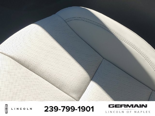 New 2026 Lincoln Aviator AWD w/ Jet Appearance Package image 28
