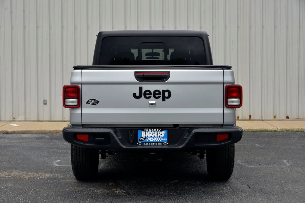 Used 2022 Jeep Gladiator Sport AWD/4WD image 7