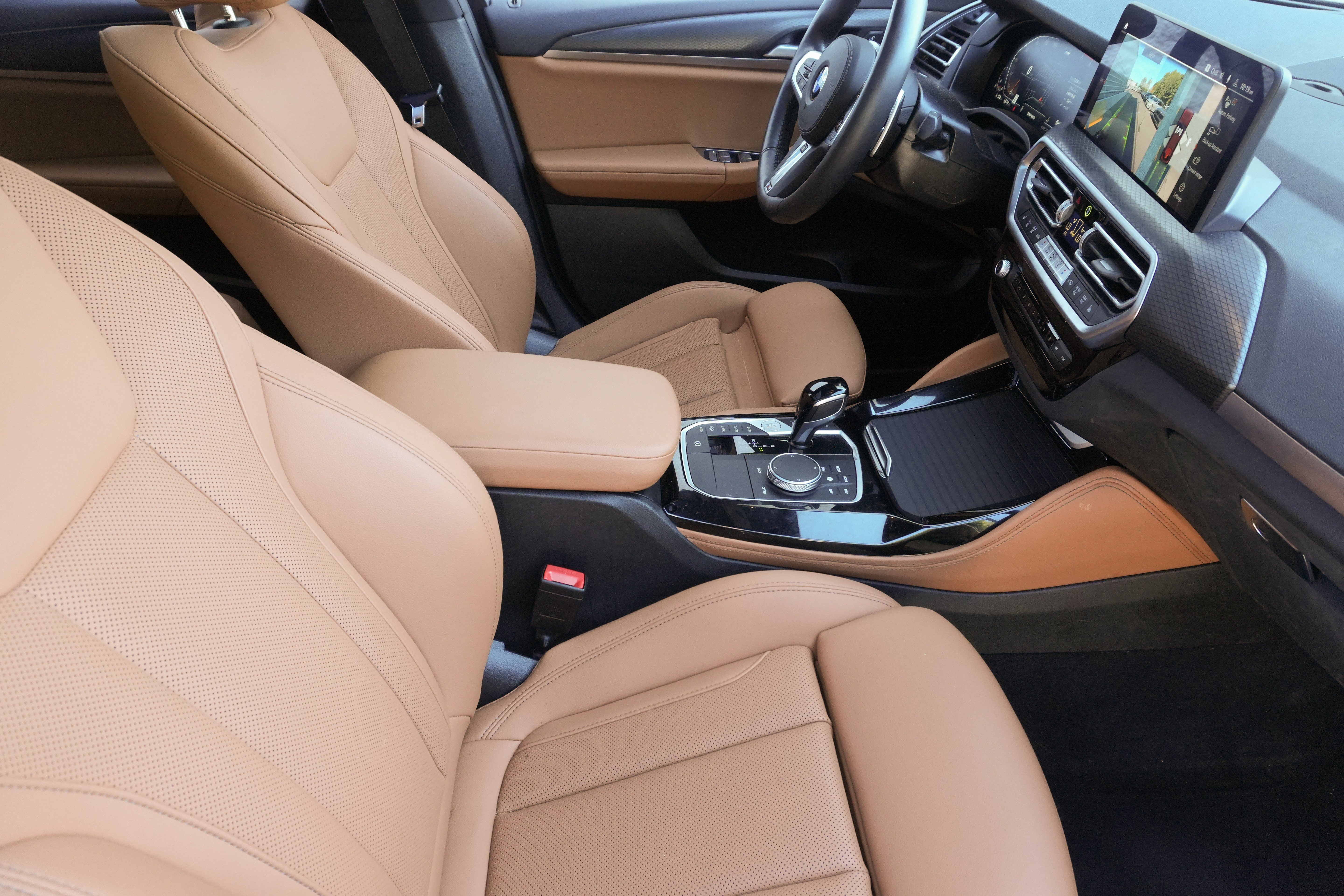 Certified 2025 BMW X4 xDrive30i w/ Premium Package AWD/4WD image 13
