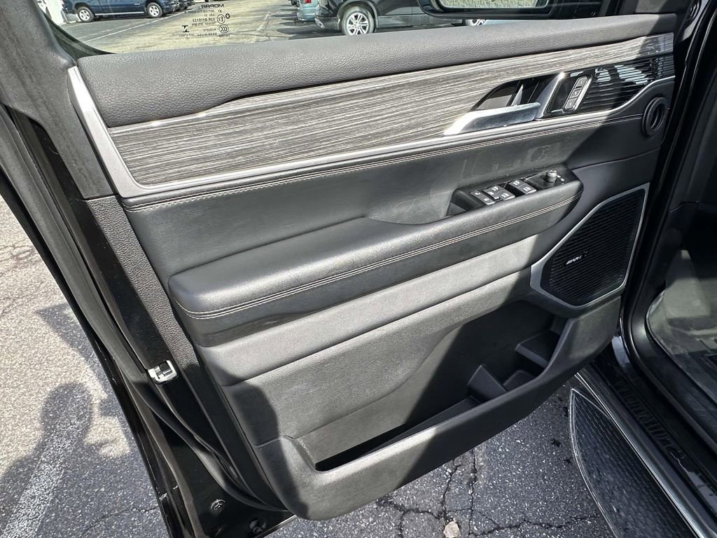 Certified 2022 Jeep Wagoneer Series II w/ Premium Group I image 18