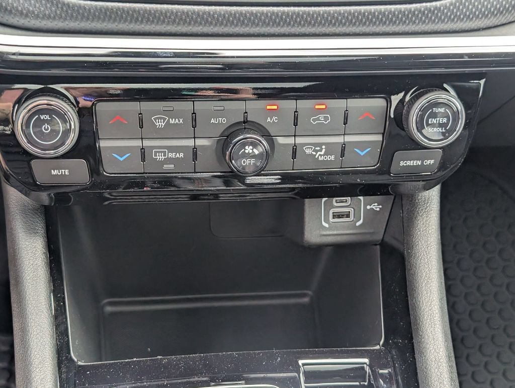 New 2026 Jeep Compass Trailhawk w/ Sun, Sound & Navigation Group AWD/4WD image 19