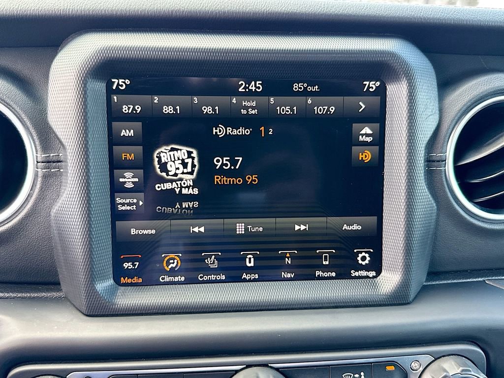 Used 2023 Jeep Wrangler Unlimited Sahara w/ Cold Weather Group image 16