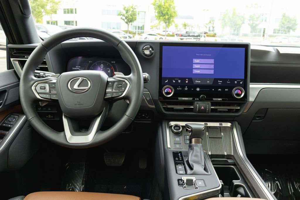 Used 2025 Lexus GX 550 w/ Accessory Package (Z1) AWD/4WD image 28
