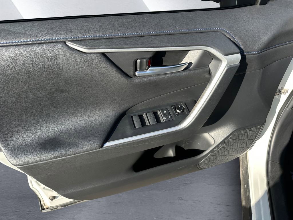 Used 2020 Toyota RAV4 XSE image 12