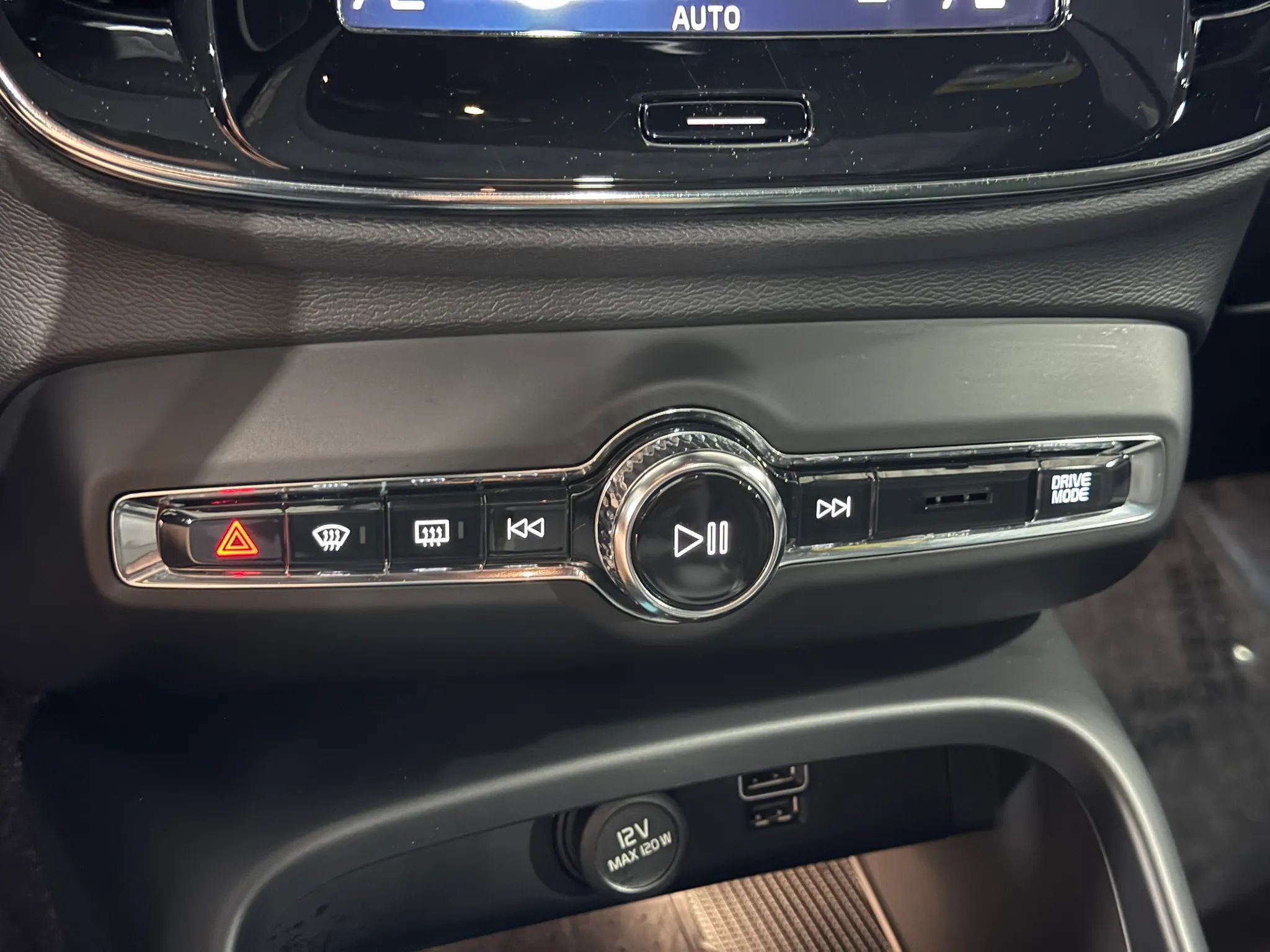 Used 2019 Volvo XC40 T5 R-Design AWD/4WD image 29