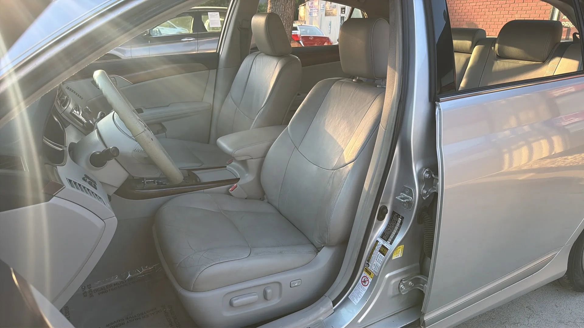Used 2011 Toyota Avalon FWD image 11