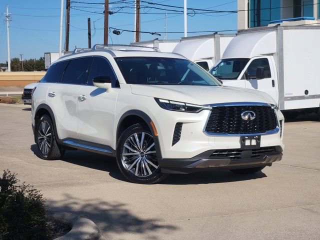 Used 2023 INFINITI QX60 Sensory w/ Vision Package image 2