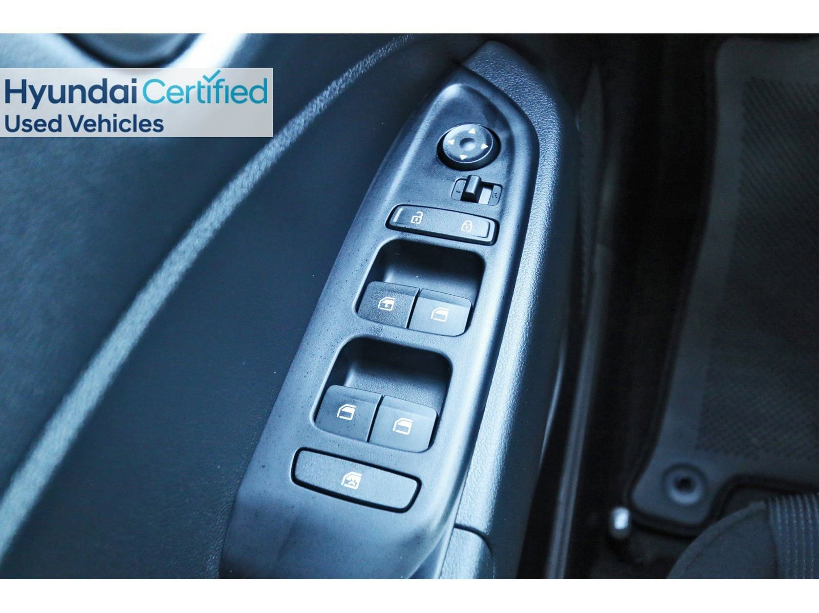 Certified 2025 Hyundai Venue SE image 22