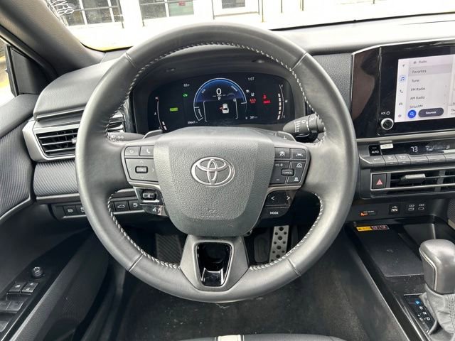 Used 2025 Toyota Camry SE image 18