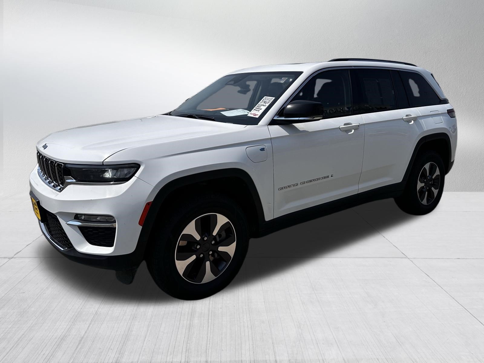 Used 2024 Jeep Grand Cherokee Limited 4xe AWD/4WD image 3