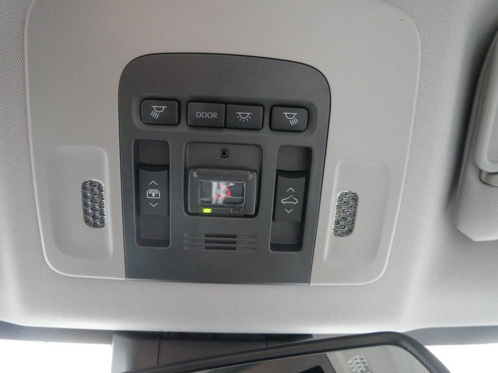 Used 2023 Toyota Camry XLE w/ Protection Package (Q2) (TMS) AWD/4WD image 26