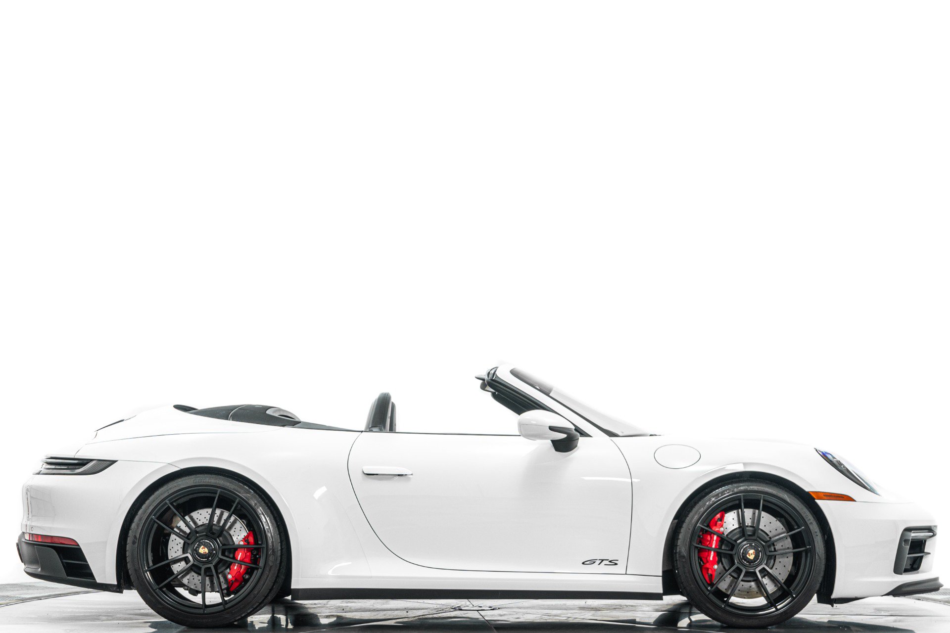 Used 2023 Porsche 911 Carrera GTS RWD image 2
