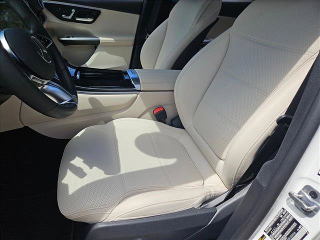 Used 2025 Mercedes-Benz GLC 350e 4MATIC image 16