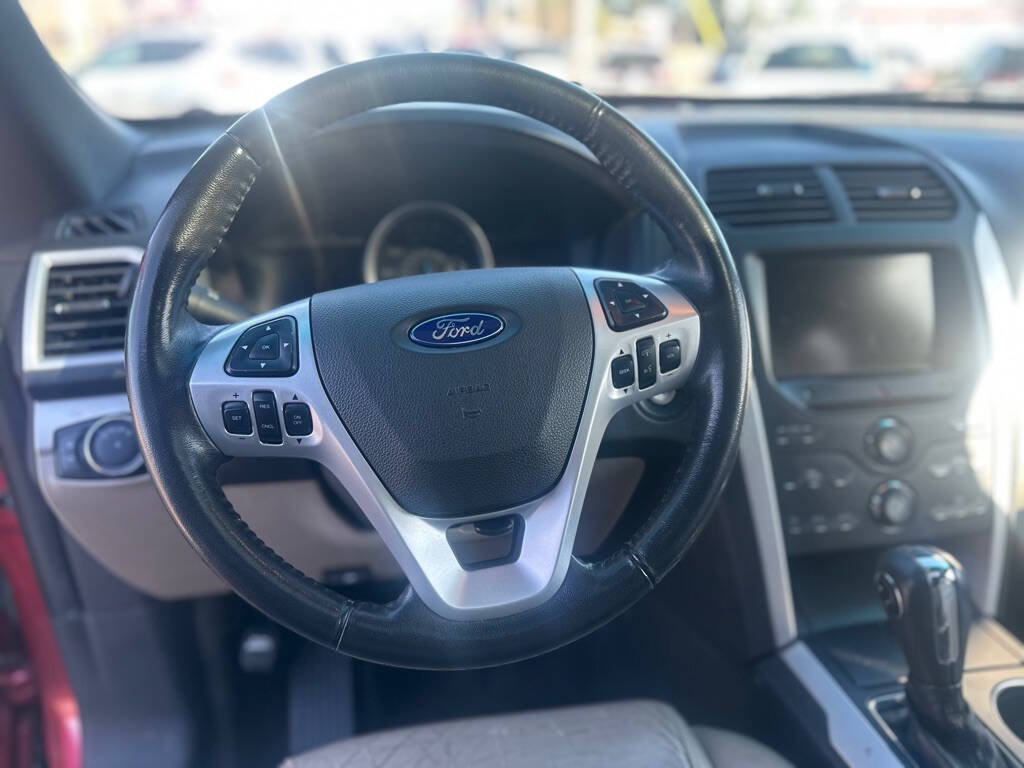 Used 2012 Ford Explorer XLT AWD/4WD image 14