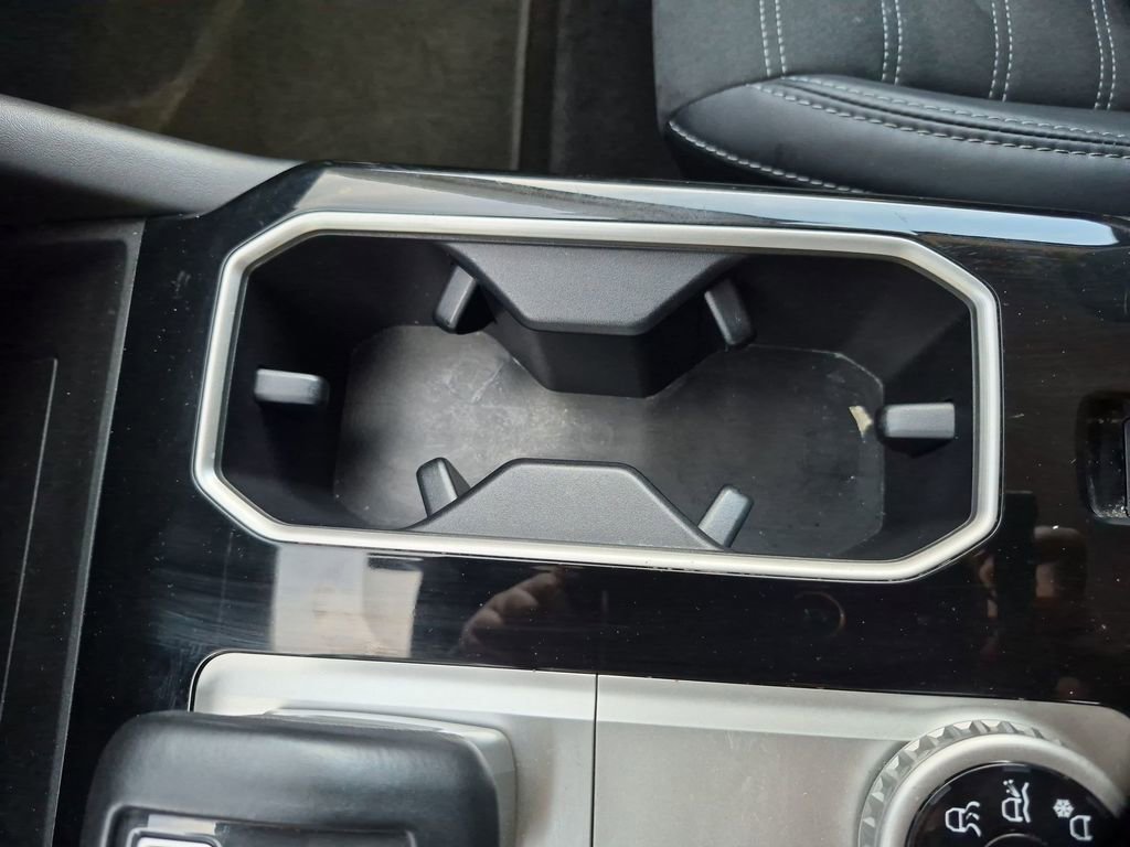 Used 2025 Mitsubishi Outlander SE AWD/4WD image 24