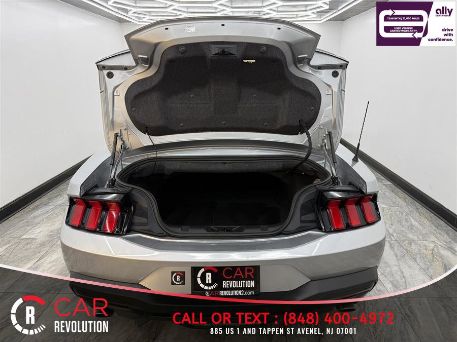 Used 2025 Ford Mustang Premium RWD image 6