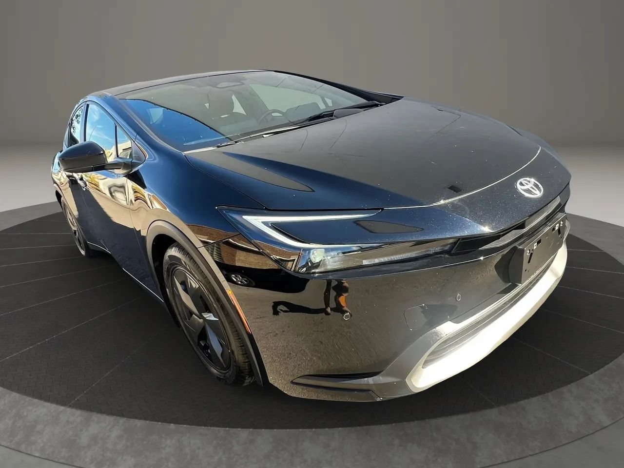 Used 2023 Toyota Prius Prime FWD image 7