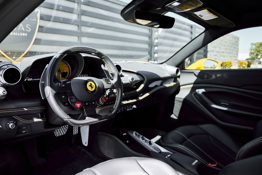 Used 2021 Ferrari F8 Tributo image 2