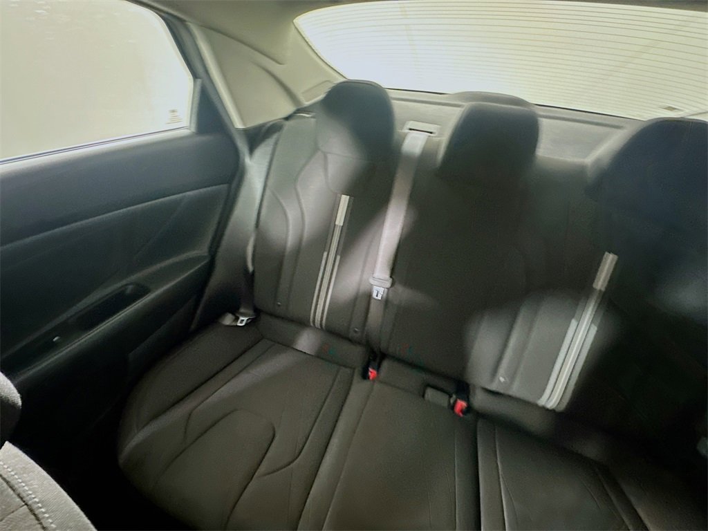 Used 2021 Hyundai Elantra SEL image 12