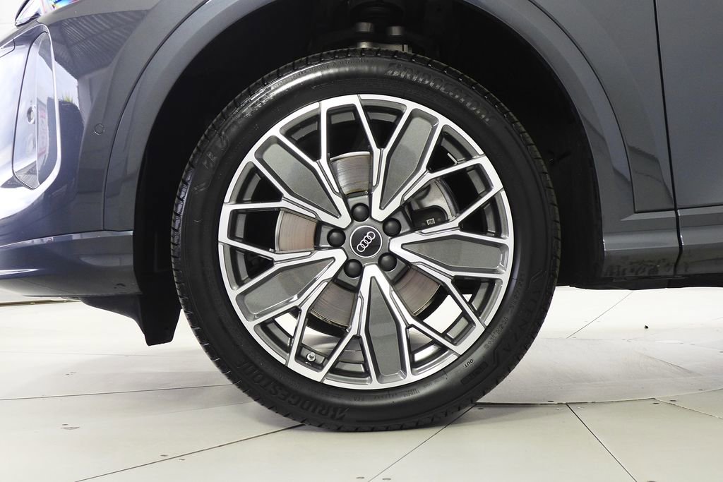 Used 2025 Audi Q5 Premium Plus w/ Premium Plus image 5