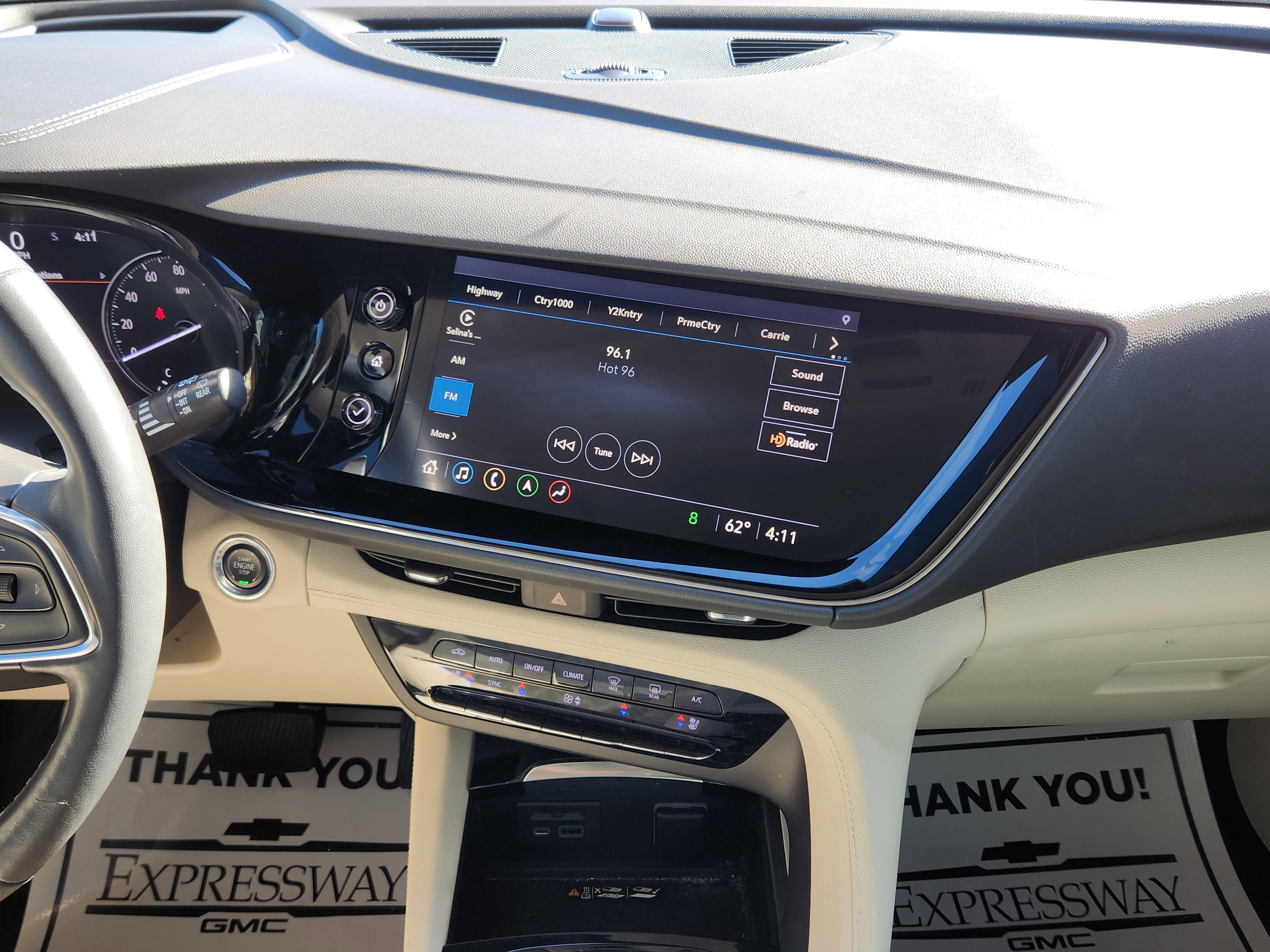 Used 2022 Buick Envision Avenir w/ Technology Package II image 18