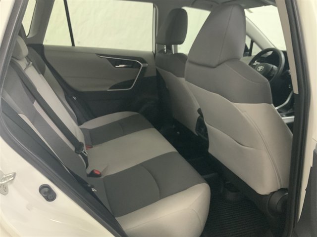 Used 2022 Toyota RAV4 XLE AWD/4WD image 16