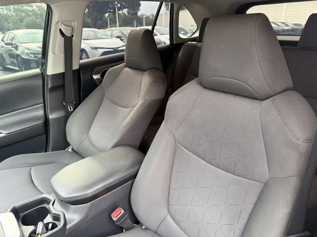 Certified 2020 Toyota RAV4 XLE w/ Convenience Package FWD image 11