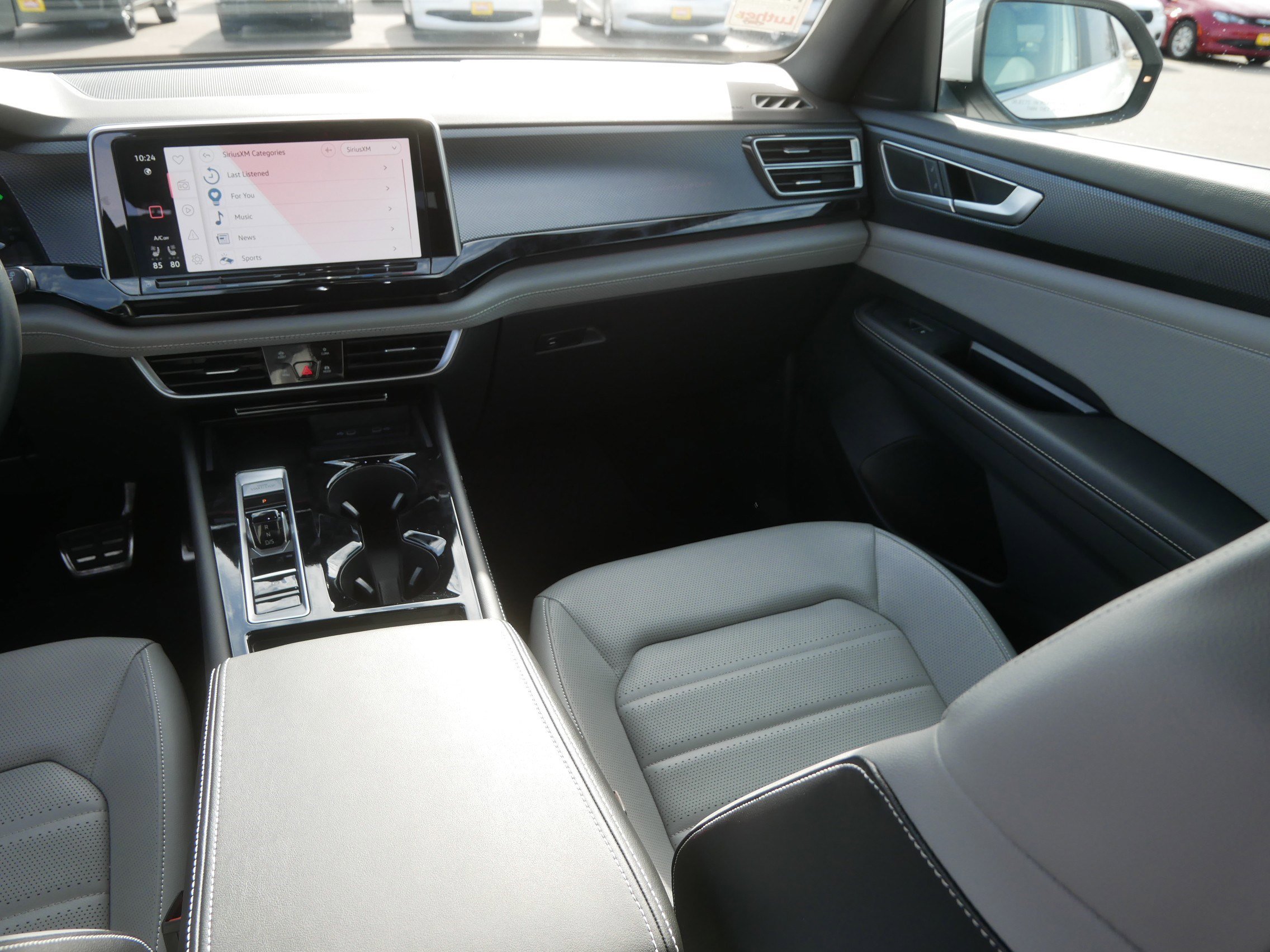 Used 2024 Volkswagen Atlas Cross Sport SEL R-Line image 11